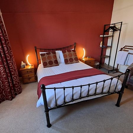 דירות ברייטון Quiet Comfortable Patcham Studio Free Parking Hallway Shared With Host מראה חיצוני תמונה