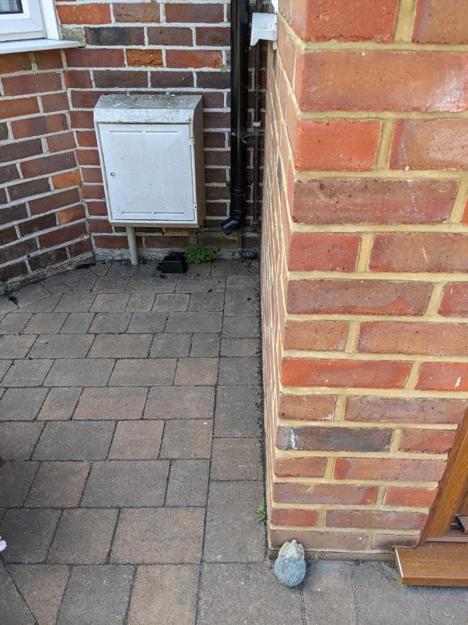 דירות ברייטון Quiet Comfortable Patcham Studio Free Parking Hallway Shared With Host מראה חיצוני תמונה