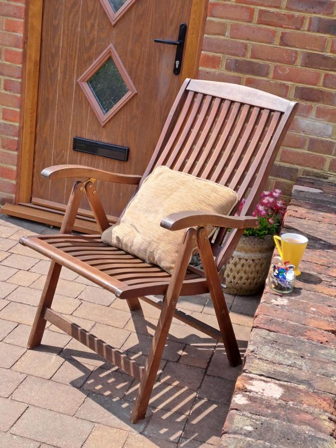 דירות ברייטון Quiet Comfortable Patcham Studio Free Parking Hallway Shared With Host מראה חיצוני תמונה