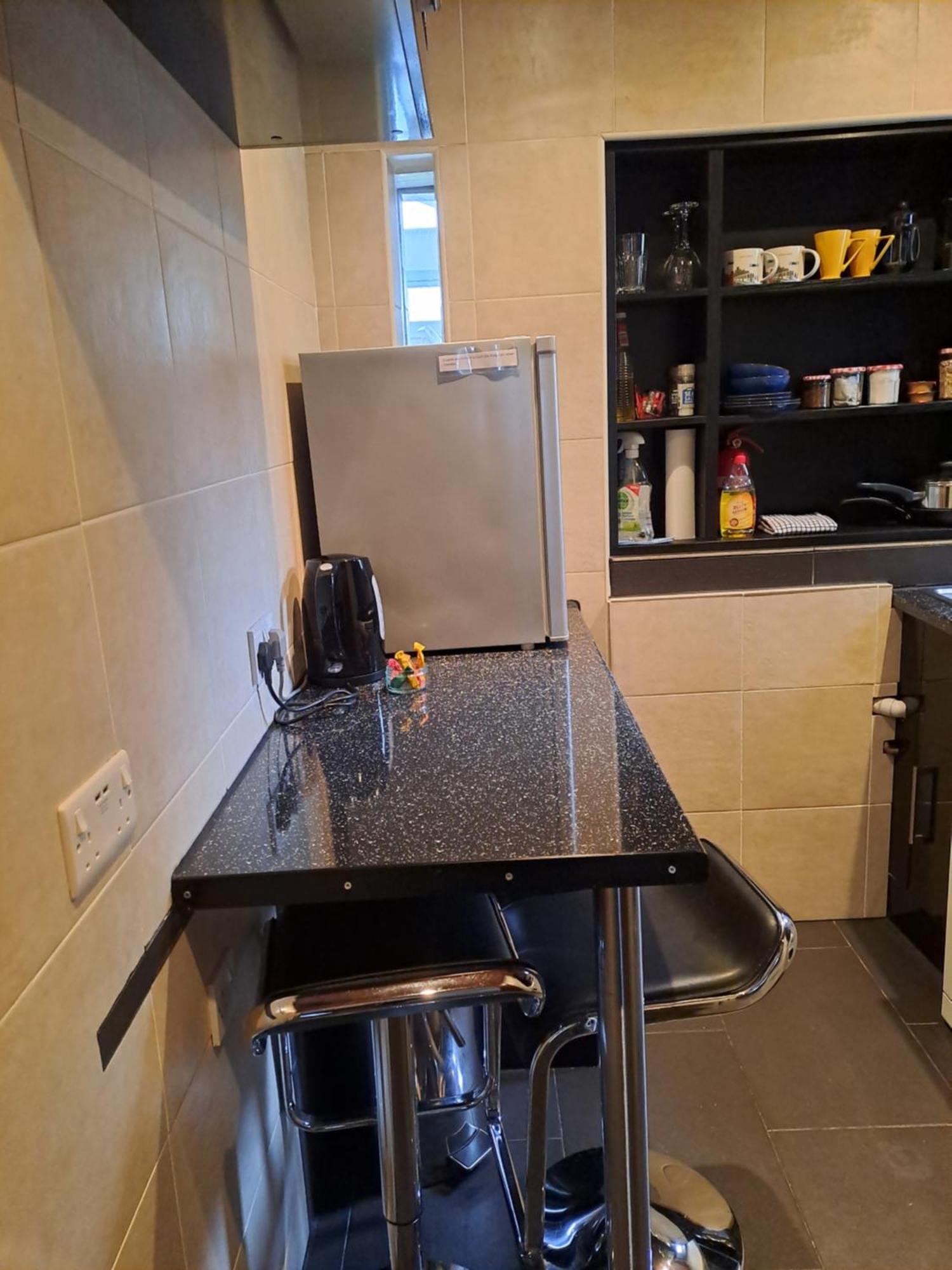 דירות ברייטון Quiet Comfortable Patcham Studio Free Parking Hallway Shared With Host מראה חיצוני תמונה
