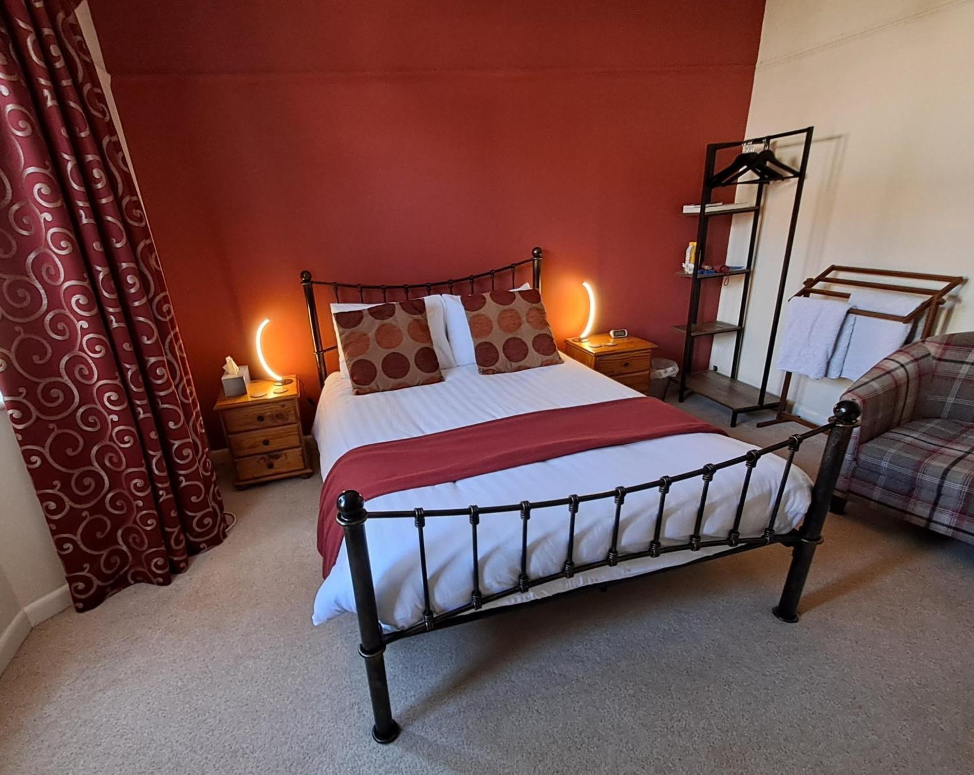 דירות ברייטון Quiet Comfortable Patcham Studio Free Parking Hallway Shared With Host מראה חיצוני תמונה