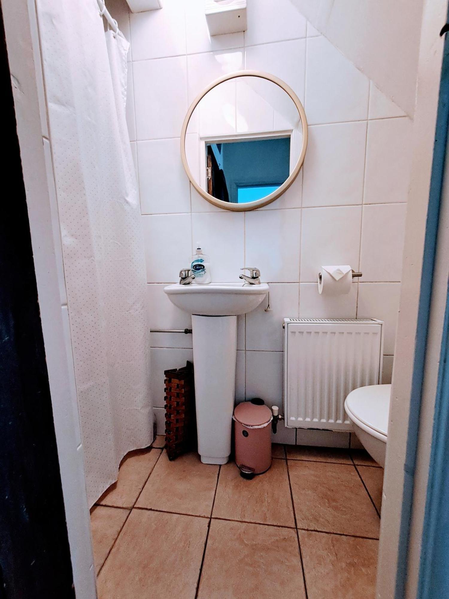 דירות ברייטון Quiet Comfortable Patcham Studio Free Parking Hallway Shared With Host מראה חיצוני תמונה