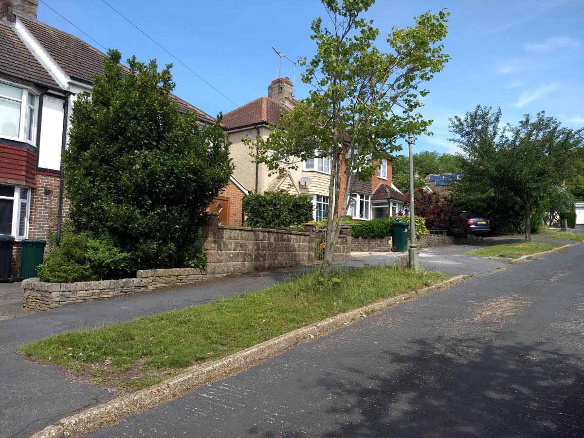 דירות ברייטון Quiet Comfortable Patcham Studio Free Parking Hallway Shared With Host מראה חיצוני תמונה