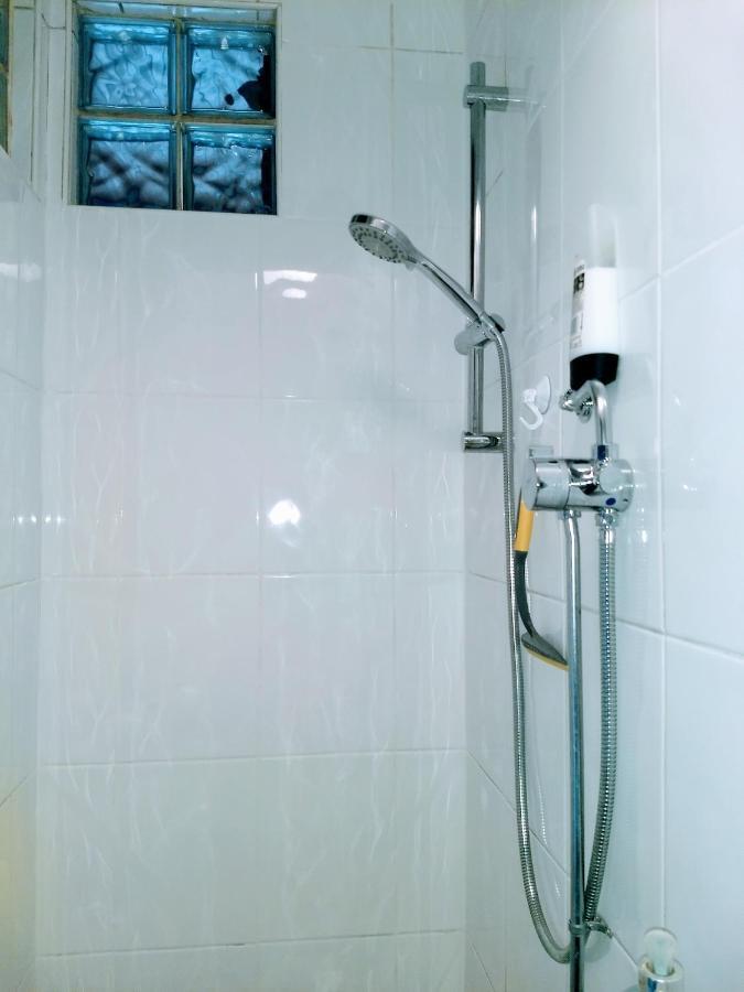 דירות ברייטון Quiet Comfortable Patcham Studio Free Parking Hallway Shared With Host מראה חיצוני תמונה